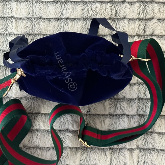 Gucci drawstring closure Toiletry  bag to crossbody bag / bucket bag/ pu… - Picture 7 of 8